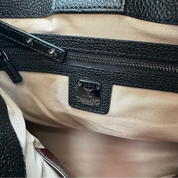 MCM Metallic Corina Medium Shoulder Bag in Scooter Red. Price firm. - Picture 6 of 13